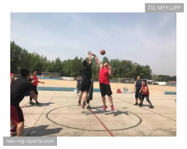 比赛开始规则详解：跳球与中圈发球如何决定？